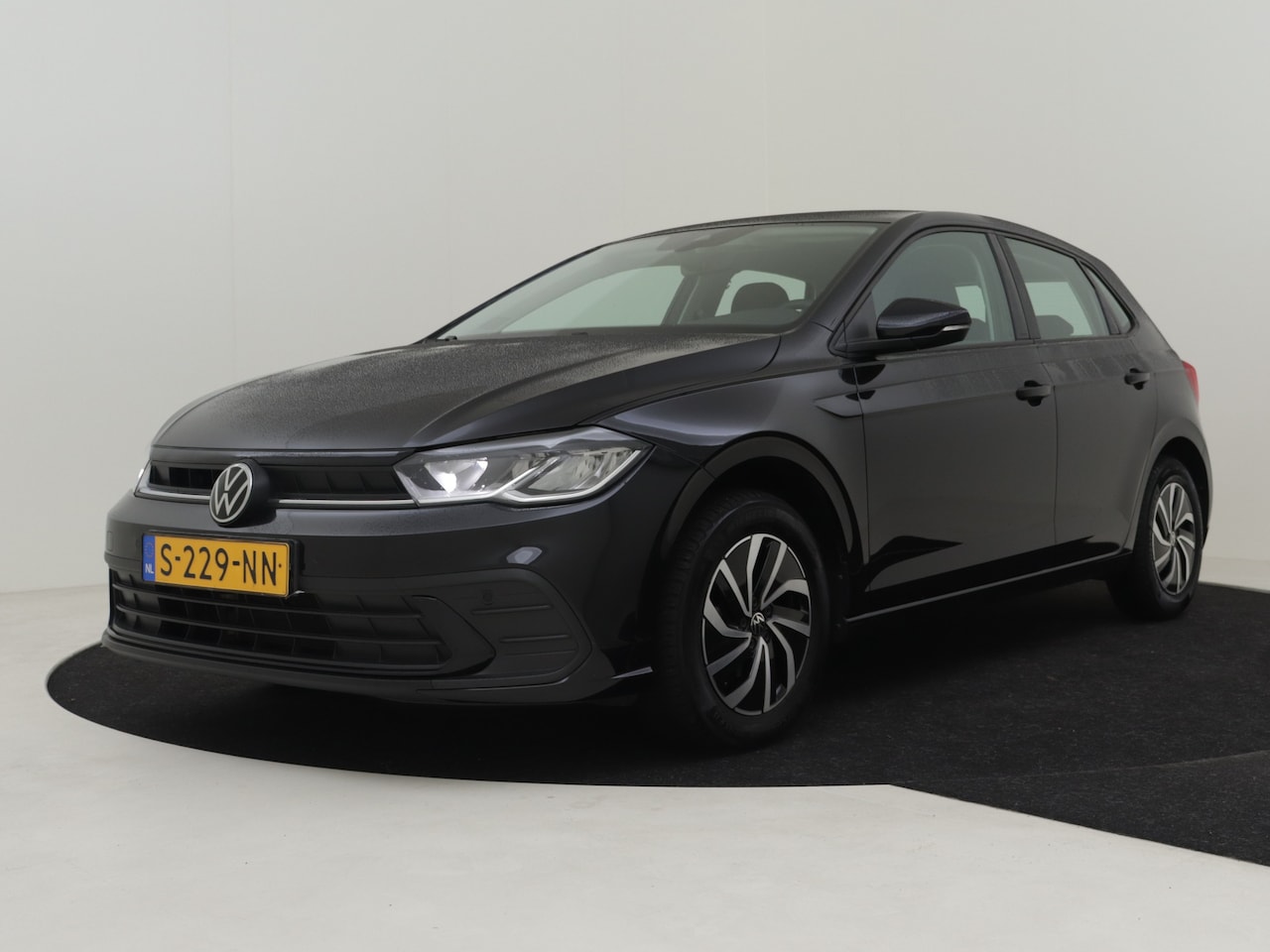 Volkswagen Polo - 1.0 TSI Life 96pk | 1e eigenaar | Adaptief cruise control | Navigatie via app | Parkeersen - AutoWereld.nl