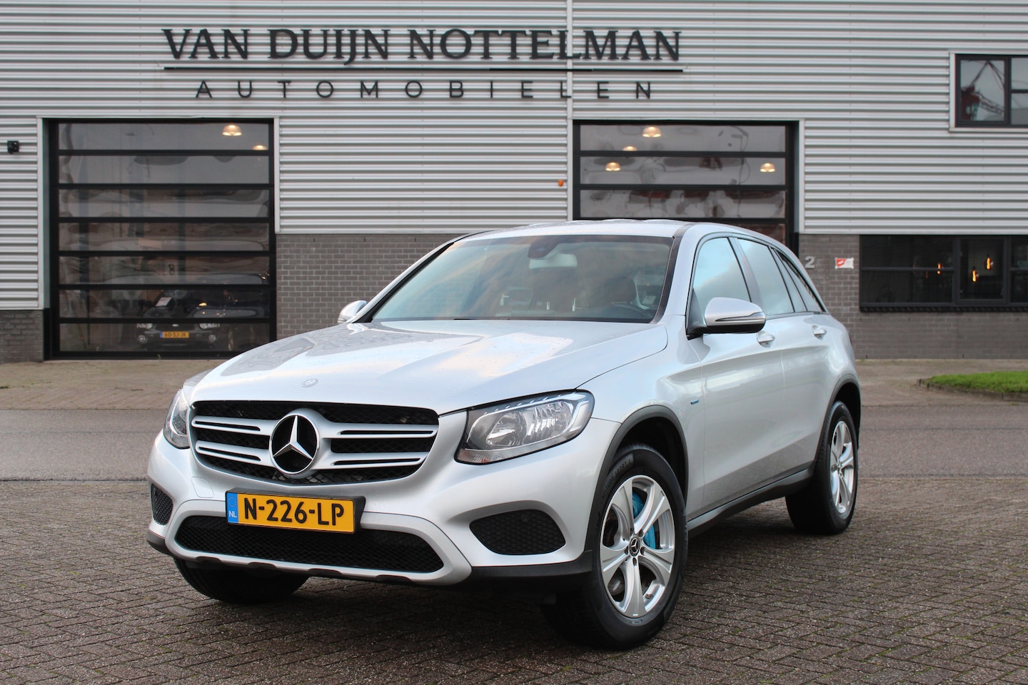 Mercedes-Benz GLC-klasse - 350e 4MATIC Business / Plug-in Hybrid / Camera - AutoWereld.nl