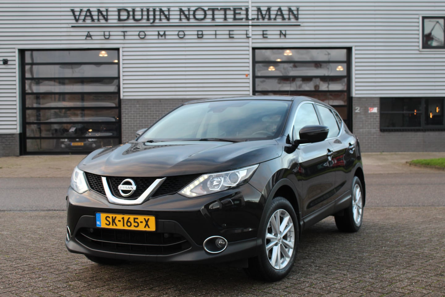 Nissan Qashqai - 1.2 N-Connecta / Navigatie / Camera / PDC - AutoWereld.nl