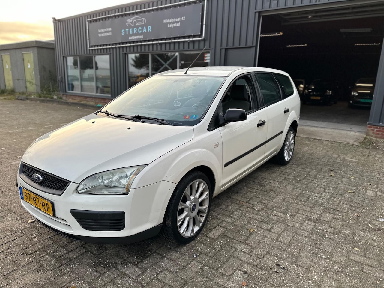 Ford Focus Wagon - 1.6-16V Trend 1.6-16V Trend - AutoWereld.nl