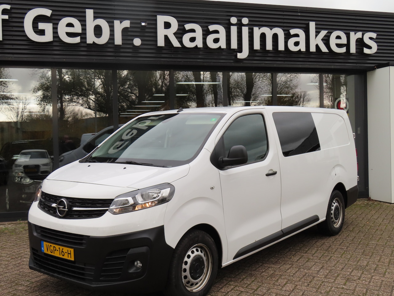 Opel Vivaro - 2.0 CDTI L3H1 DC Edition*Navigatie*Camera*Apple Carplay* - AutoWereld.nl