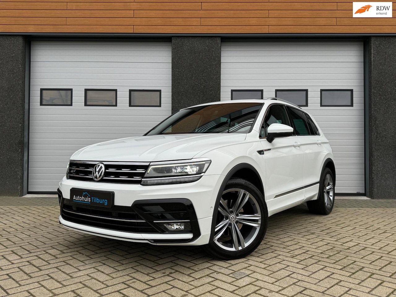 Volkswagen Tiguan - 1.5 TSI 3x R-Line Pano Virtual ACC Keyless - AutoWereld.nl