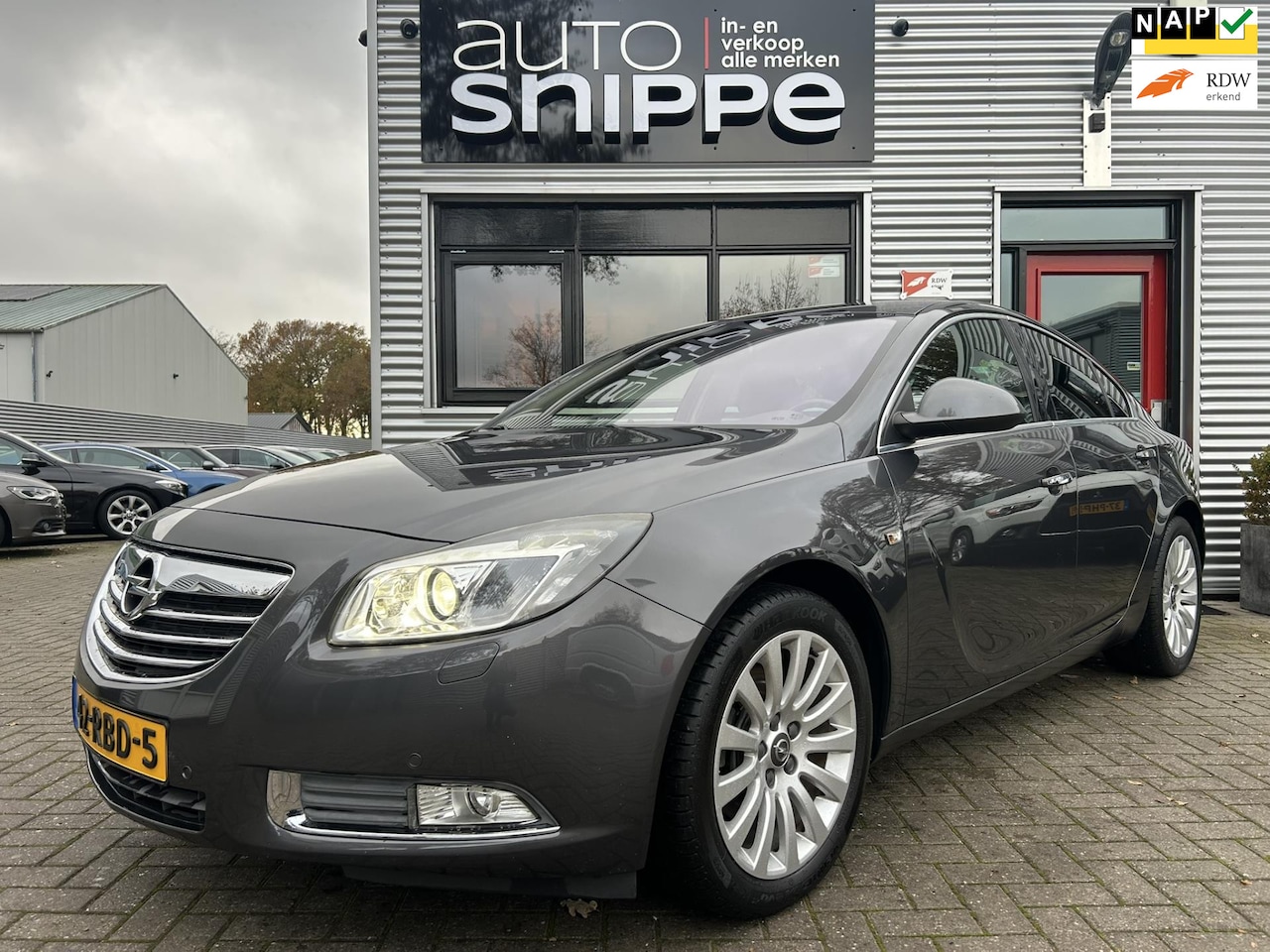 Opel Insignia - 1.6 T Cosmo 180 PK!-NAVI-CLIMA-XENON-PDC-STOELVERWARMING-BLUETOOTH - AutoWereld.nl