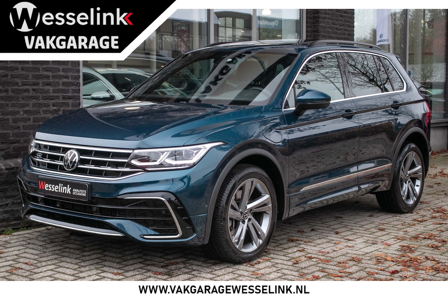 Volkswagen Tiguan - 1.4 TSI eHybrid R-Line Business+ - All-in rijklrprs | Navi Dode| Elekt. panodak | Camera - AutoWereld.nl