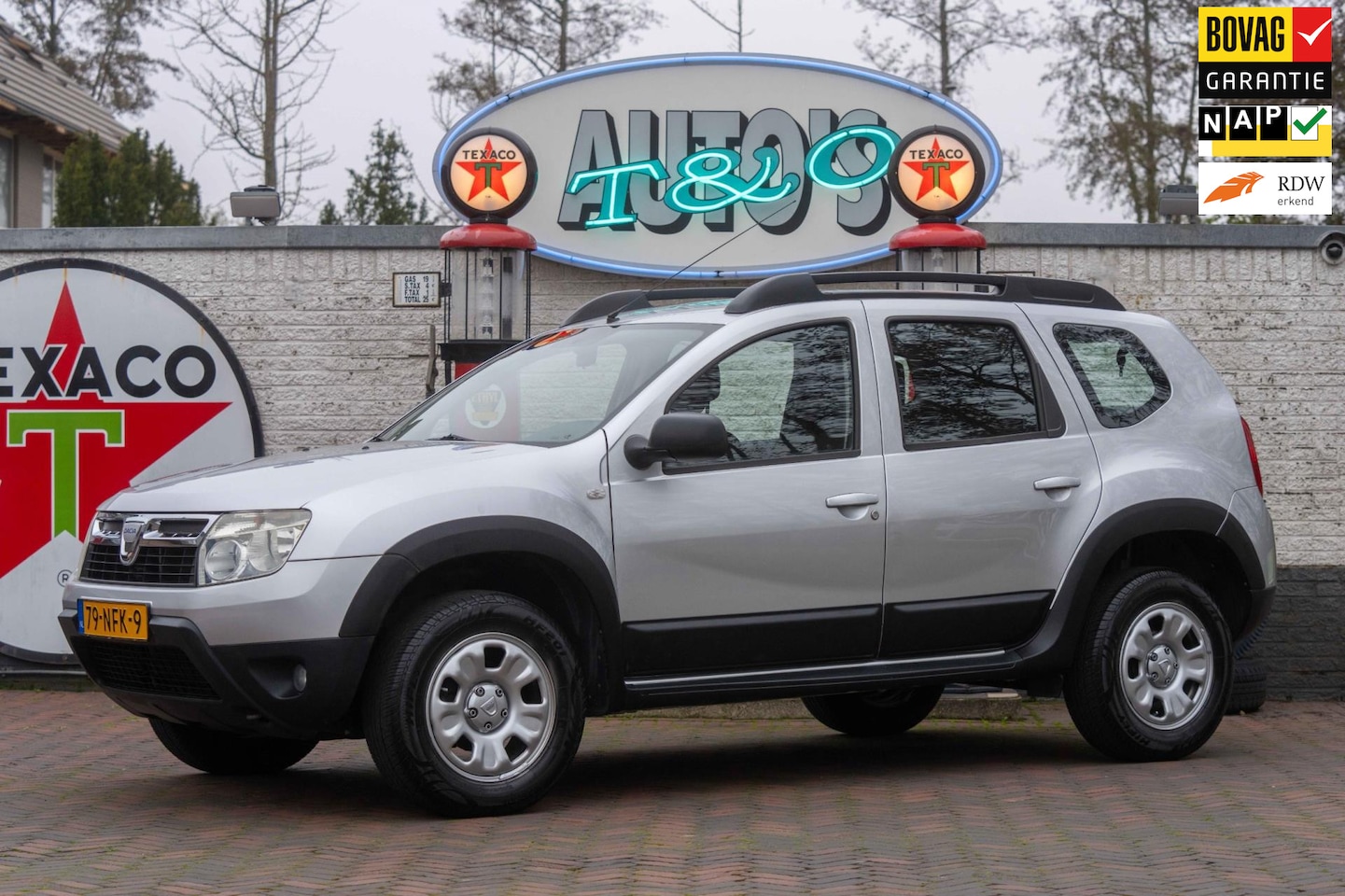 Dacia Duster - 1.6 Lauréate 2wd NL-auto 73.700 km + NAP - AutoWereld.nl