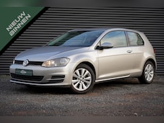 Volkswagen Golf - 1.2 TSI Trendline / PDC / Airco / Meeneemprijs