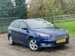 Ford Focus Wagon - 1.5 Titanium Edition /Navi//Trekhaak/Stoelverwarming/