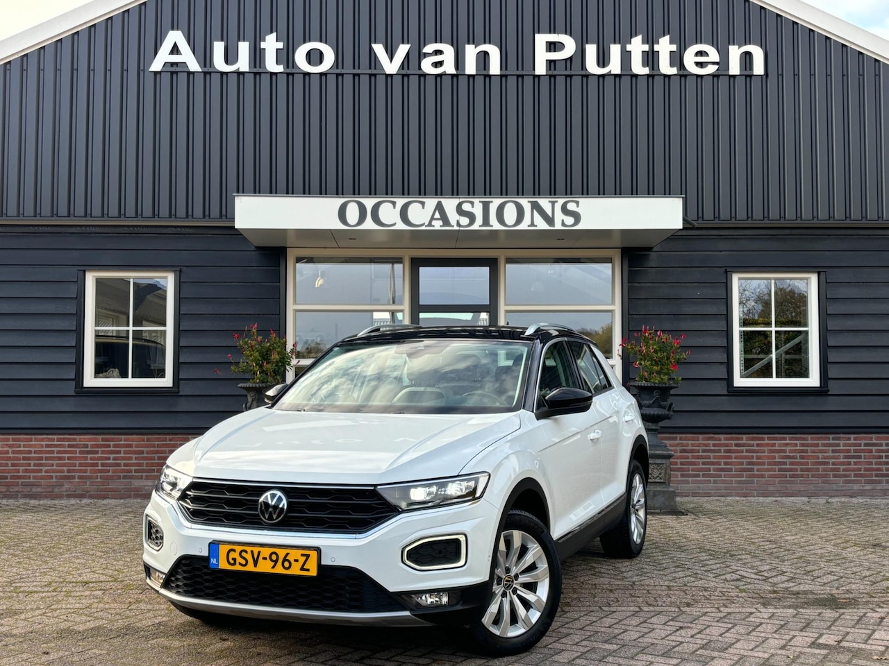 Volkswagen T-Roc - 1.5 TSI / Navi / LED / Digitaal dashboard / Apple Carplay / Camera / - AutoWereld.nl