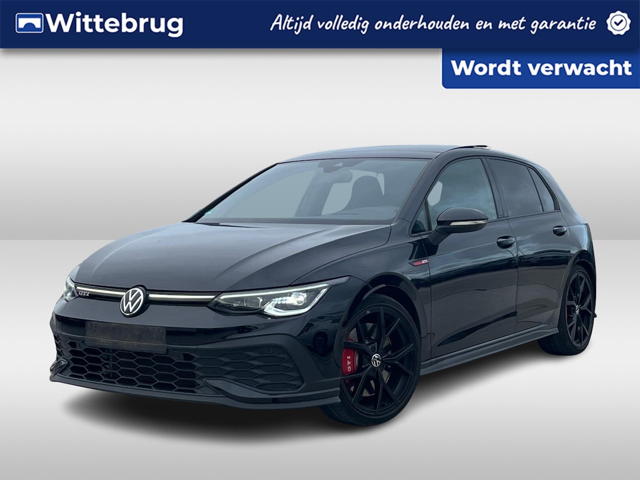 Volkswagen Golf - 2.0 TSI 300pk DSG GTI Clubsport / Black Style / Panoramadak / IQ LED / 19" Estoril / Head- - AutoWereld.nl