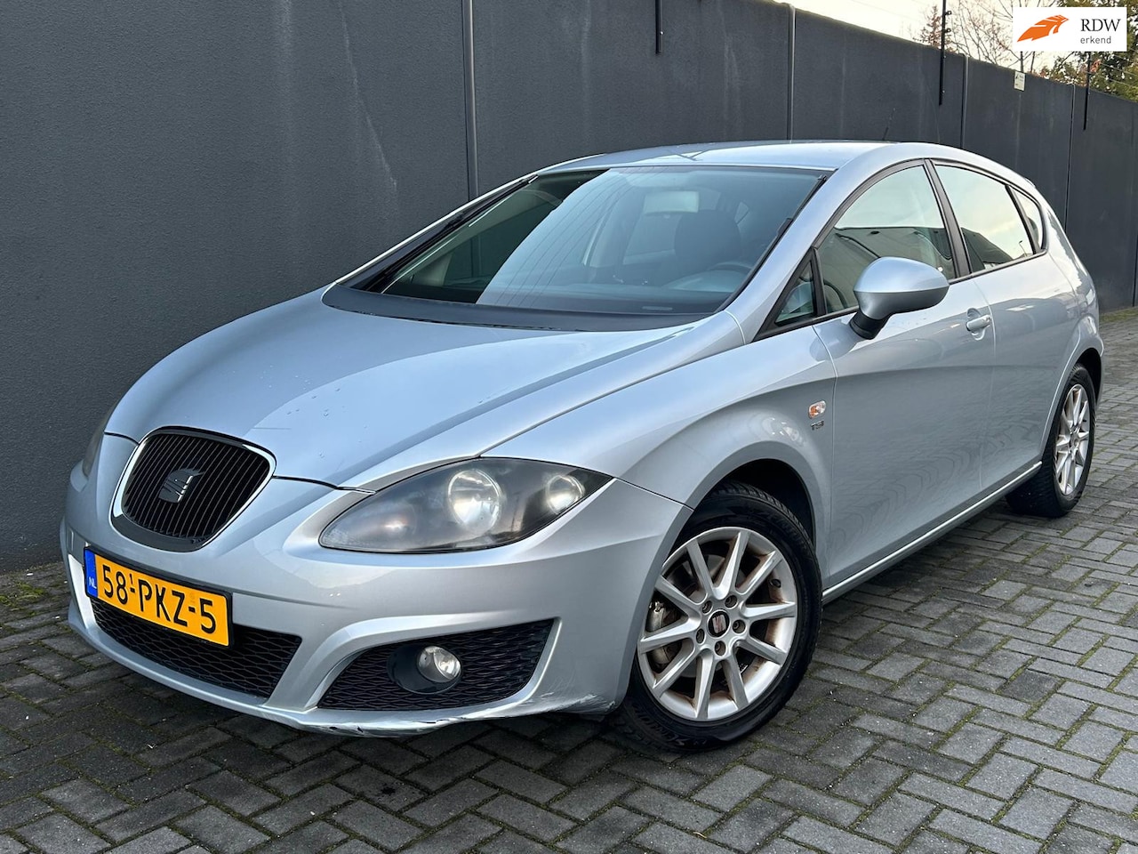 Seat Leon - 1.4 TSI Sport / Dealer Onderh / NAP / APK - AutoWereld.nl