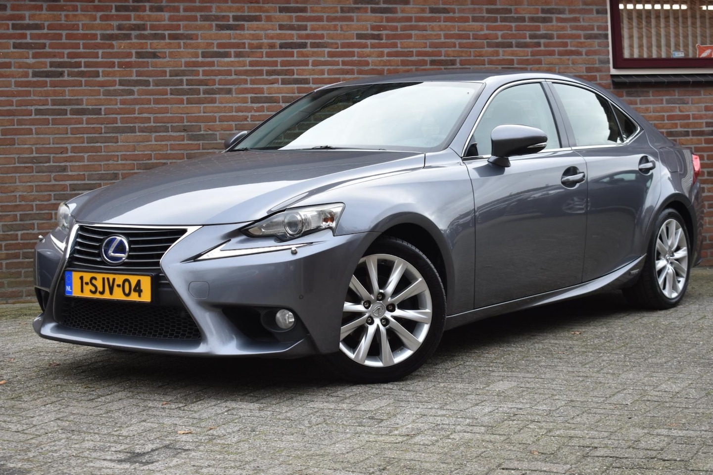 Lexus IS - 300h Business Line '13 Xenon Clima Navi Cruise Inruil mogelijk - AutoWereld.nl