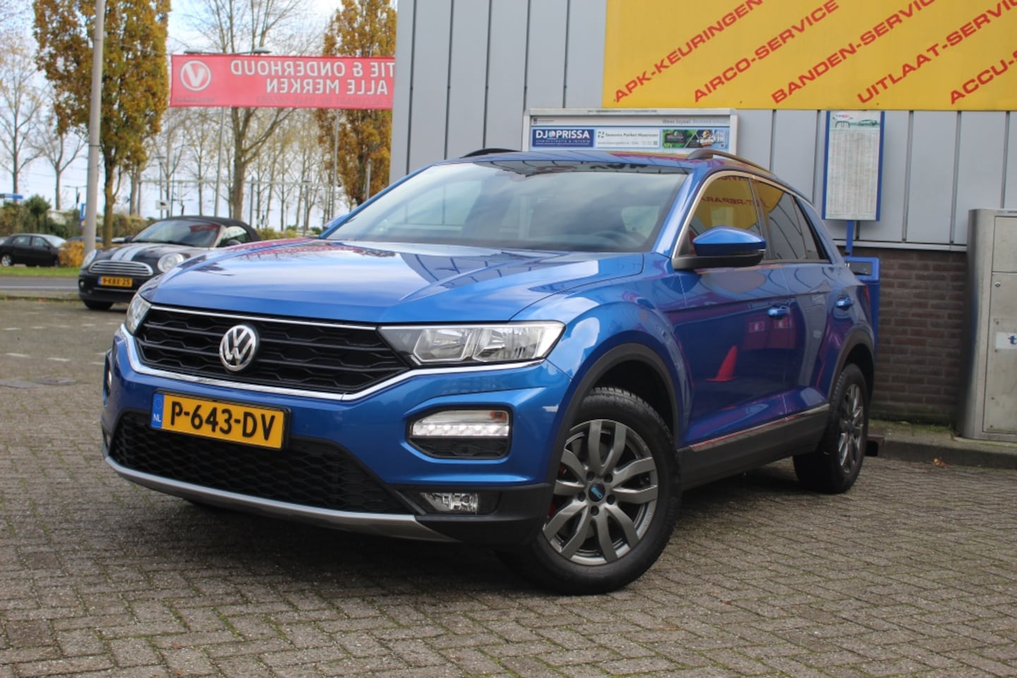 Volkswagen T-Roc - 1.5 TSI Sport BnsR | Apple/Android Auto | Stoel Verw. | - AutoWereld.nl