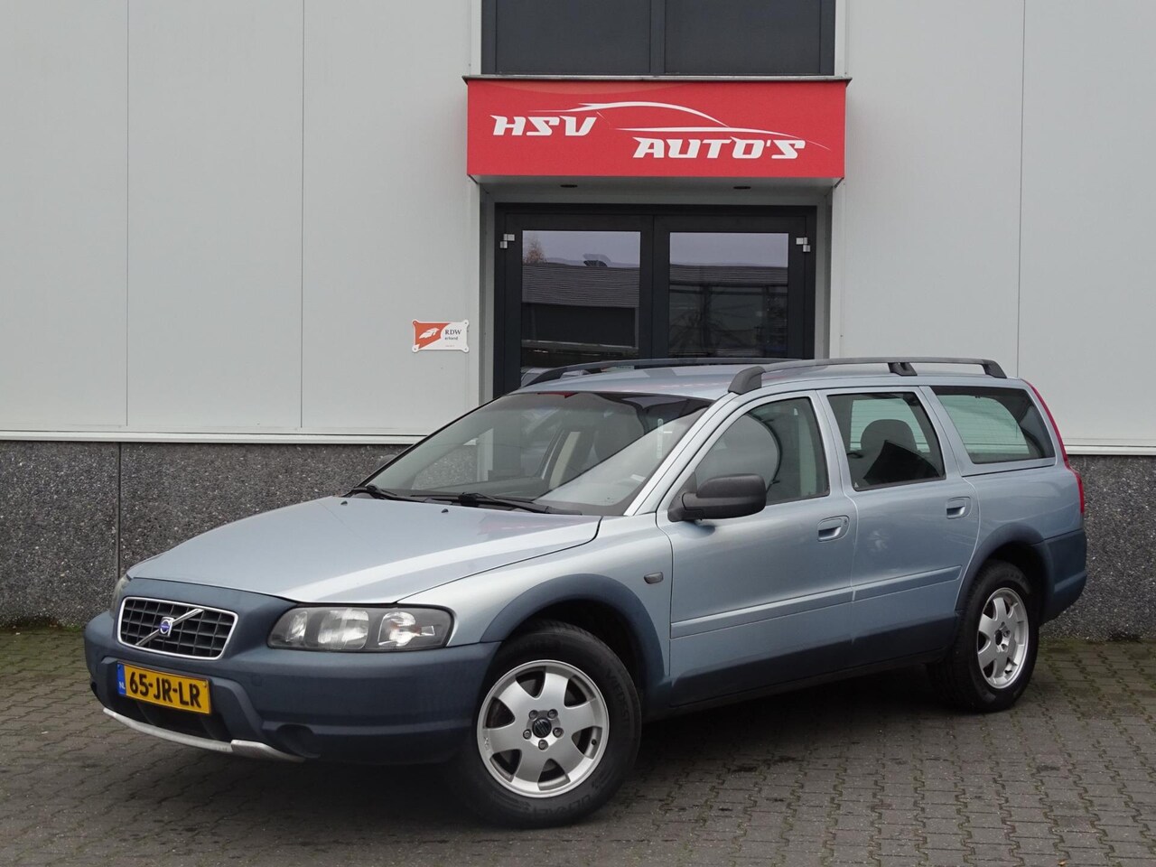 Volvo V70 Cross Country - 2.4 T 7p airco LM cruise youngtimer - AutoWereld.nl