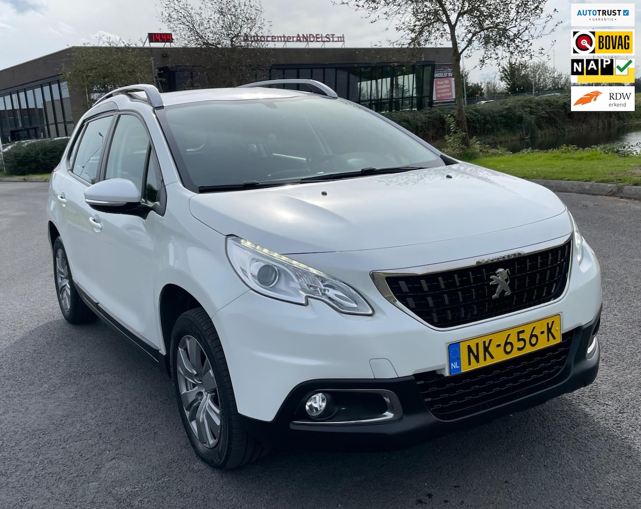 Peugeot 2008 - 1.2 PureTech Blue Lion 1.2 PureTech Blue Lion, Automaat, 1e eig afk, Geen import, Nap, Volledig oh! - AutoWereld.nl