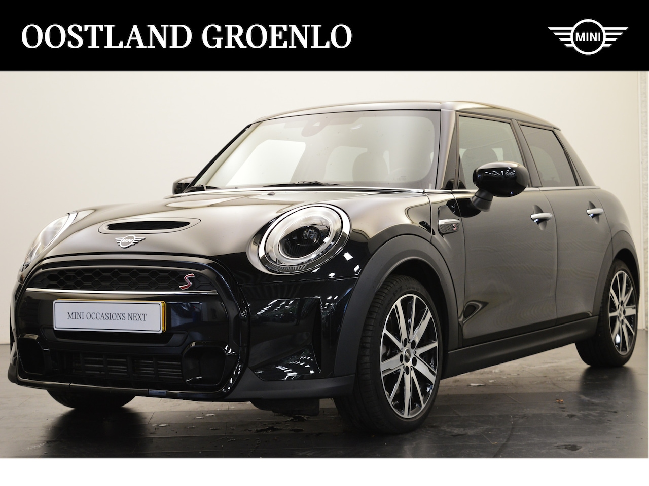 MINI Cooper S - Hatchback Classic Automaat / Premium Go Pakket / Sportstoelen / Achteruitrijcamera / Comfo - AutoWereld.nl