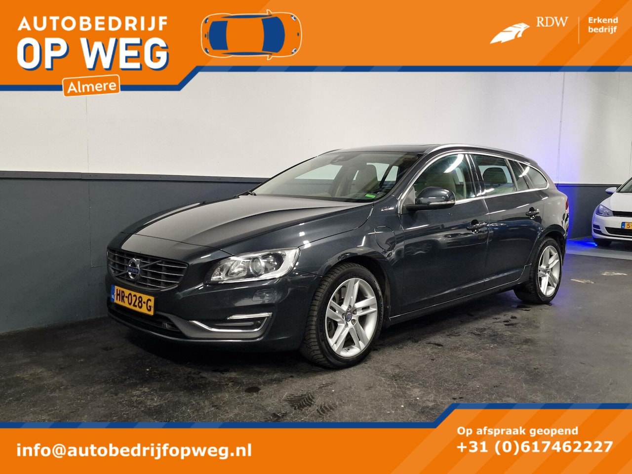 Volvo V60 - 2.4 D6 Twin Engine R-Design | Navi | Trekhaak - AutoWereld.nl