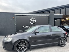 Audi A3 - 1.6 FSI Attraction