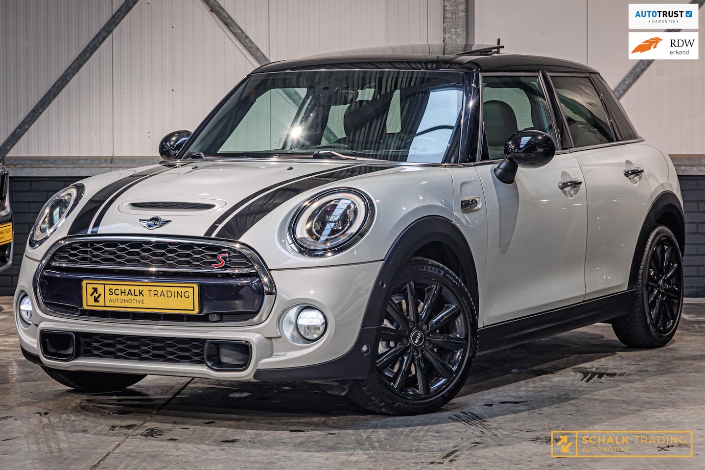 MINI Cooper - 1.5 Chili Business 5d HUD Pano NW APK Garantie - AutoWereld.nl