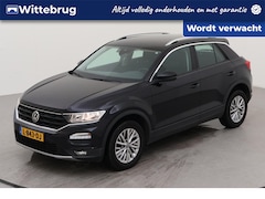 Volkswagen T-Roc - 1.0 TSI Style Executive Parakeersensoren / Navigatie / Clima / Bluetooth / Cruise / LM Vel