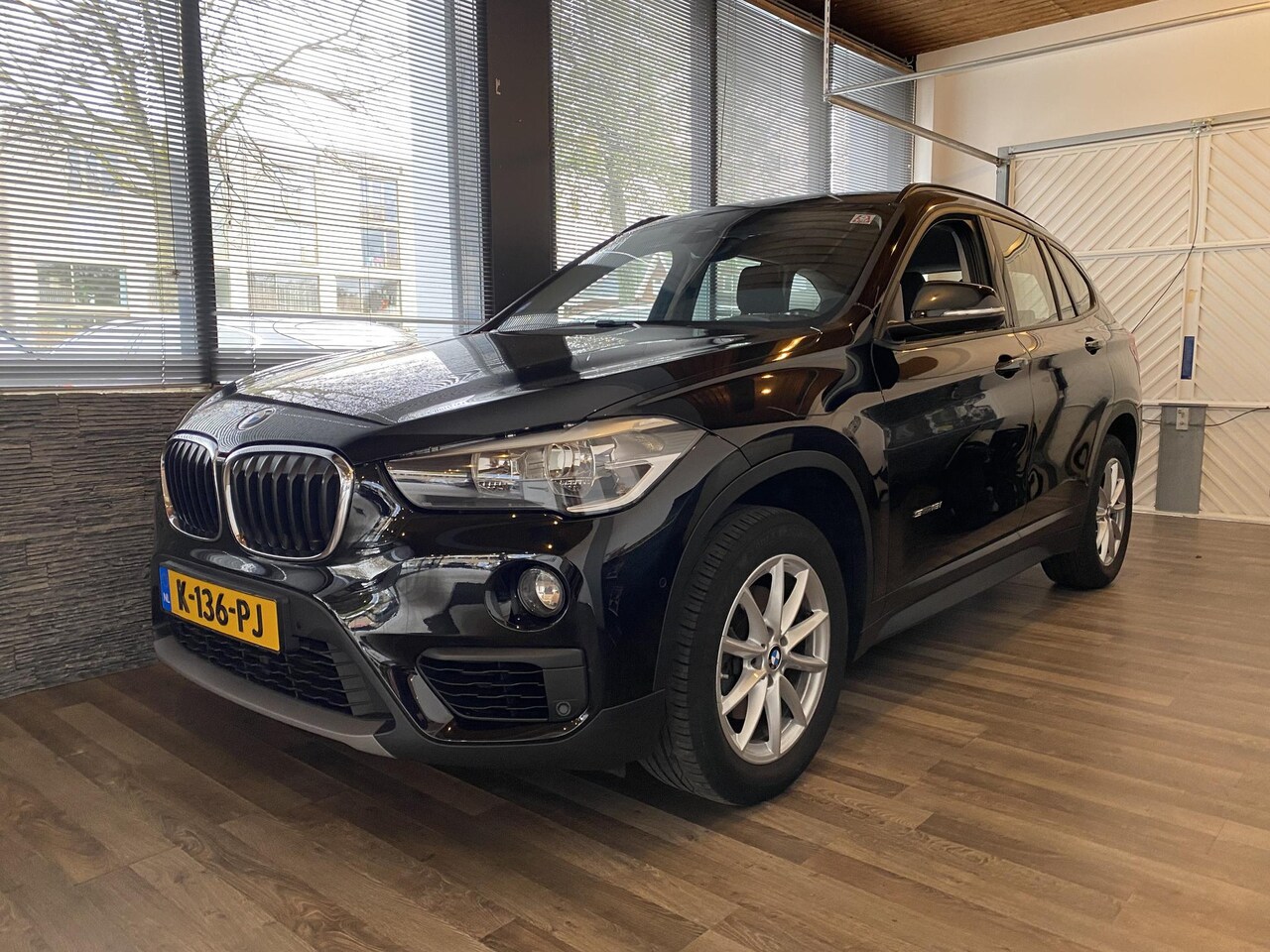 BMW X1 - sDrive18i Executive sDrive18i Executive - AutoWereld.nl