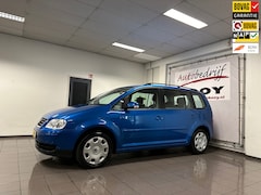 Volkswagen Touran - 1.6-16V FSI * NL Auto / Airco / Cruise control / Trekhaak