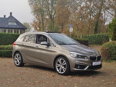 BMW 2-serie Active Tourer - 220i Sport Automaat Leer/Navi/Panodak/HuD/1eEigenaar