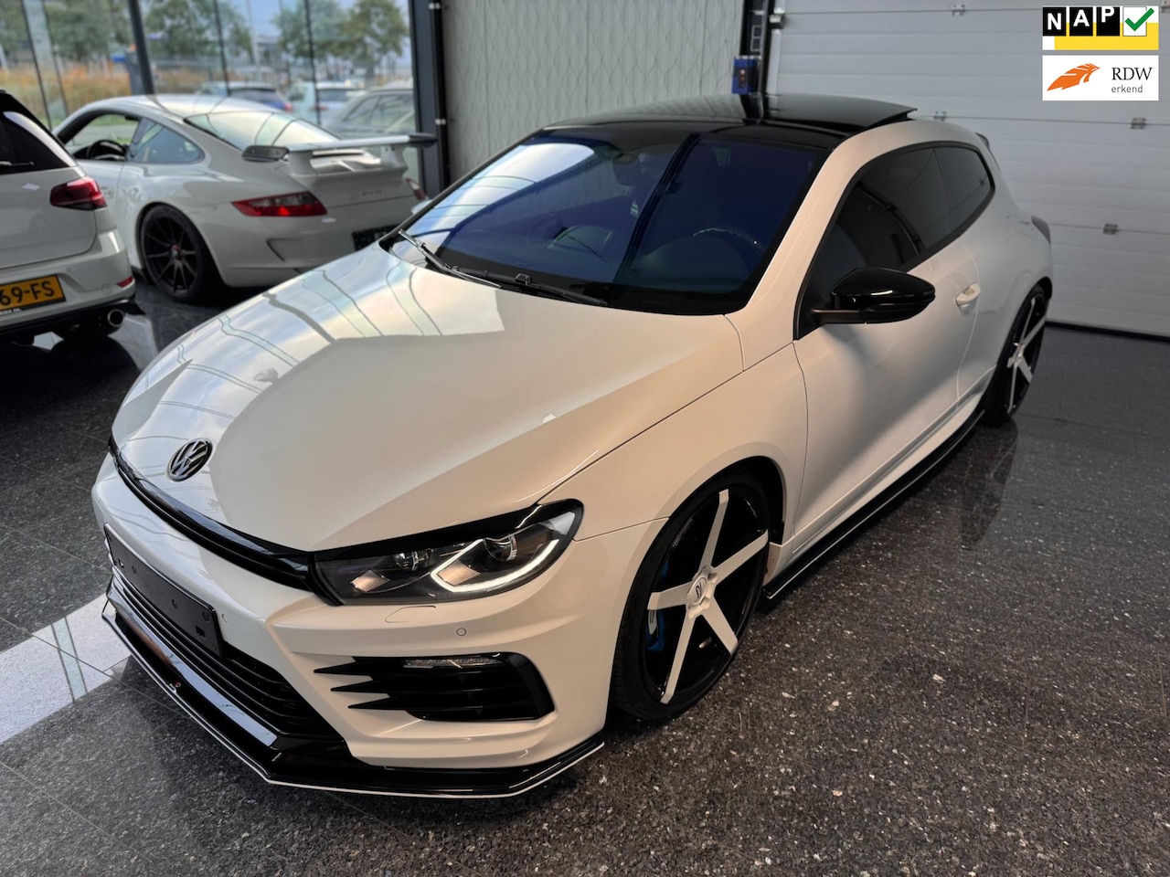 Volkswagen Scirocco - 2.0 TFSI R 2017 DSG Pano 380PK Uniek!! R20 - AutoWereld.nl