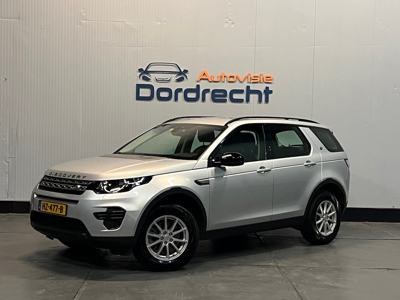 Land Rover Discovery Sport - 2.0 TD4 Pure|1e Eig|NL Auto|Camera|PDC|Navi|Dealer Onderhouden - AutoWereld.nl