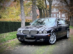 Jaguar XJ - 4.2 V8 Sovereign LWB / YOUNGTIMER