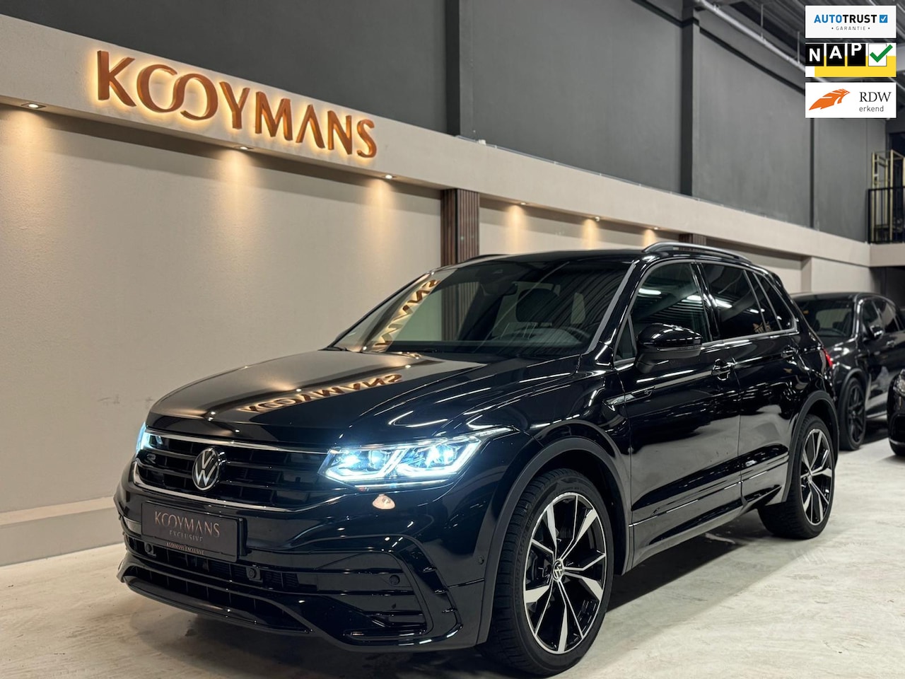 Volkswagen Tiguan - 1.5 TSI R-Line PANO|KEYLESS|H&K|HUD|SFEER|BLINDSPOT|PARKEERHULP|VOL - AutoWereld.nl