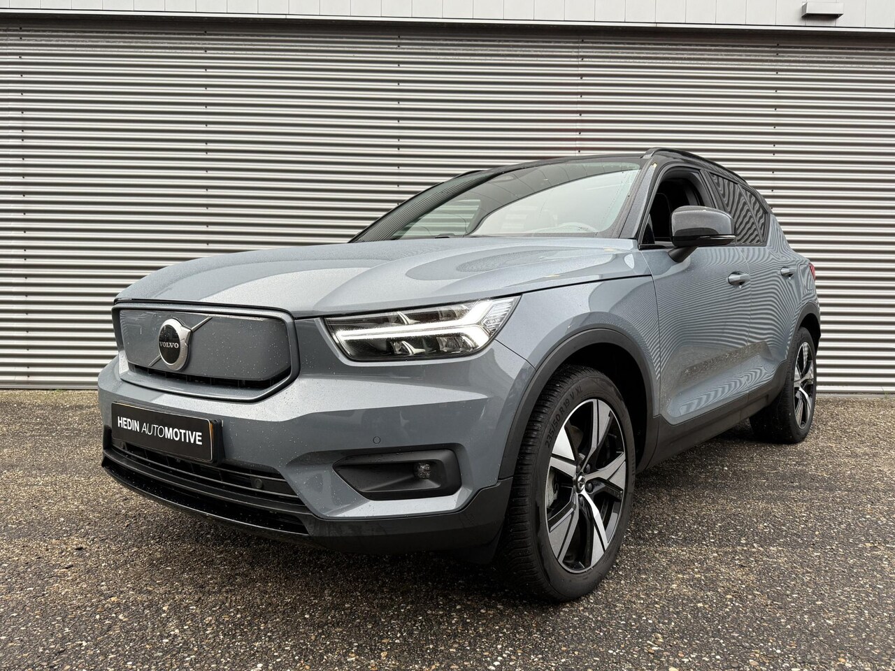 Volvo XC40 - Recharge P8 AWD R-Design | Adaptive Cruise | Pano. dak | Donker Glas | PDC V/A | 19 inch | - AutoWereld.nl