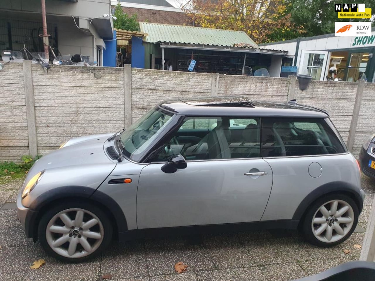 MINI Cooper - Mini 1.6 Chili Panorama dak Inruil Mogelijk - AutoWereld.nl