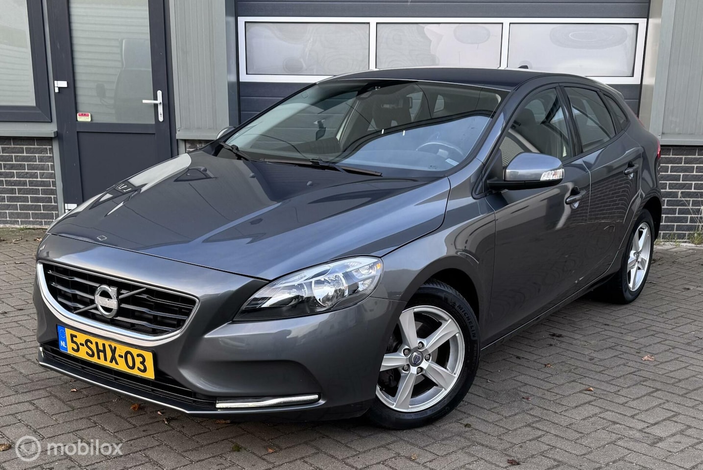 Volvo V40 - 1.6 D2 Momentum/ 2e EIG. AFK./ O. HISTORIE/ NAP - AutoWereld.nl