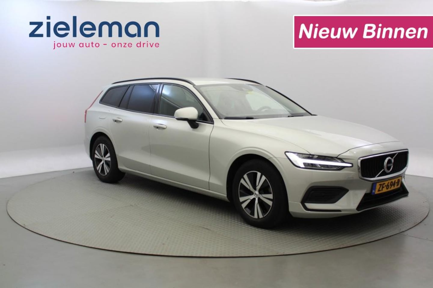 Volvo V60 - 2.0 D3 Momentum 2.0 D3 Momentum - AutoWereld.nl