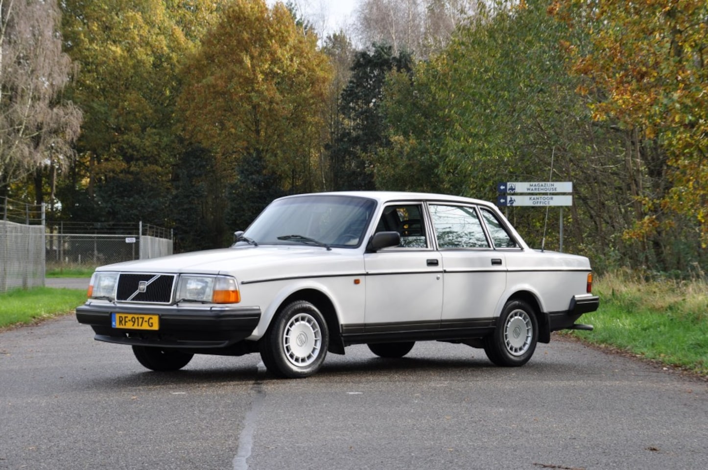 Volvo 240 - GL B230F - AutoWereld.nl