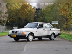 Volvo 240 - GL B230F