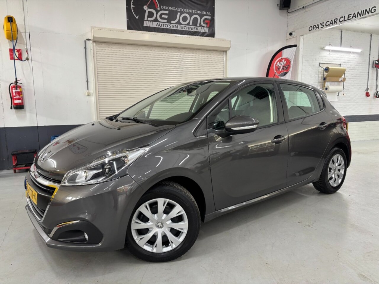 Peugeot 208 - 1.2 BLUE LION, CARPLAY, PDC, Crs.Ctrl, All Season banden - AutoWereld.nl