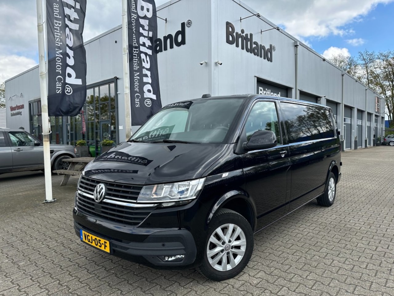 Volkswagen Transporter - 2.0 TDI 150PK HIGHLINE bj2020 L2H1 *Airco *PDC *Cruise - AutoWereld.nl