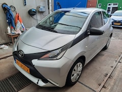 Toyota Aygo - 1.0 VVT-i x-now