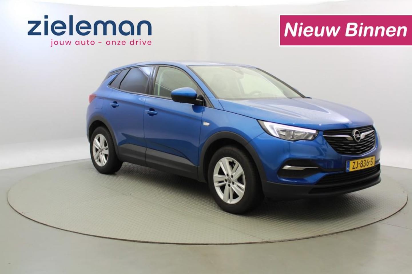 Opel Grandland X - 1.2 Turbo Business + Carplay, Trekhaak, Navi, Clima - AutoWereld.nl