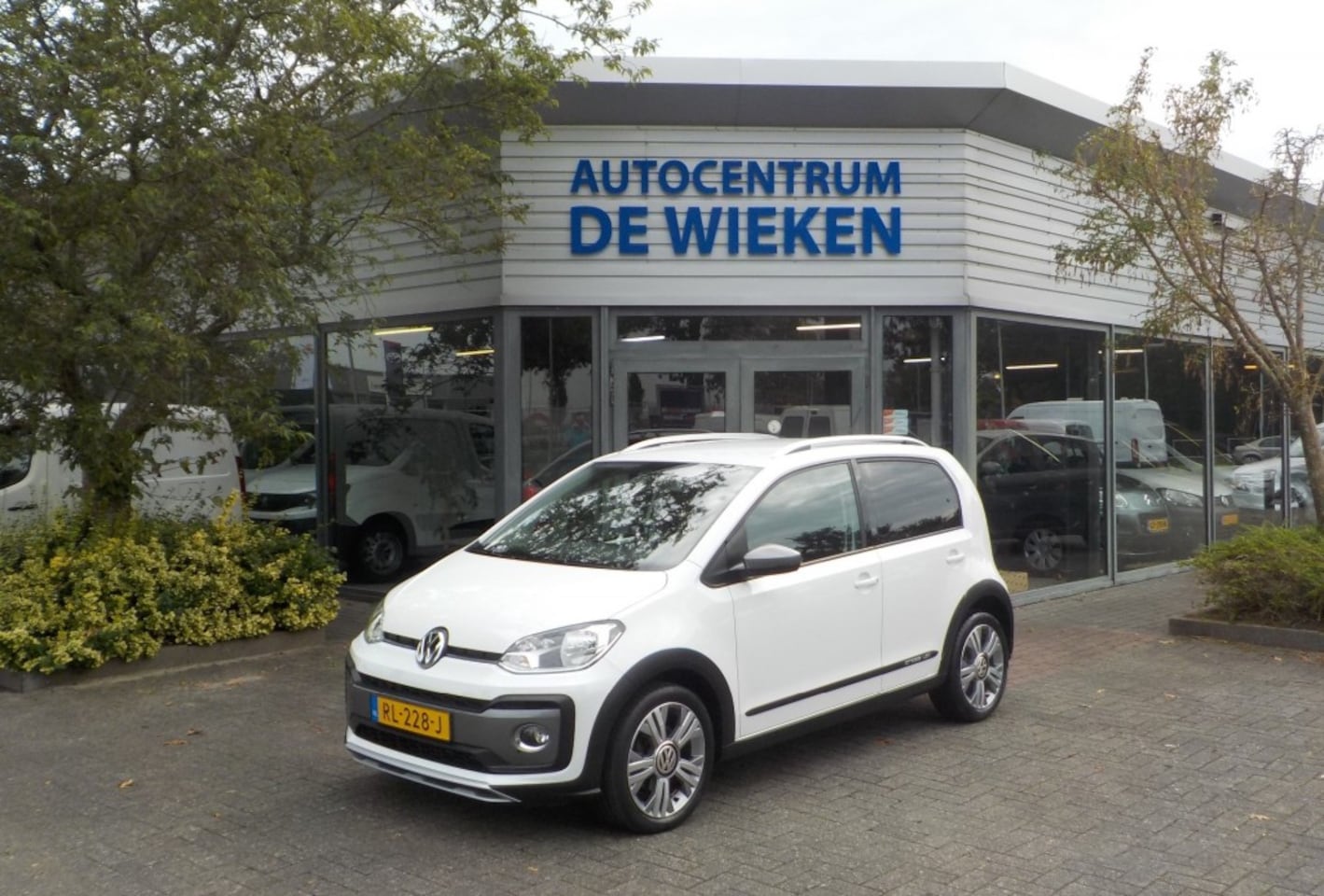 Volkswagen Up! - 1.0 Cross UP! AUTOMAAT AIRCO CRUISE CONTROL PDC EERSTE EIGENAAR. - AutoWereld.nl