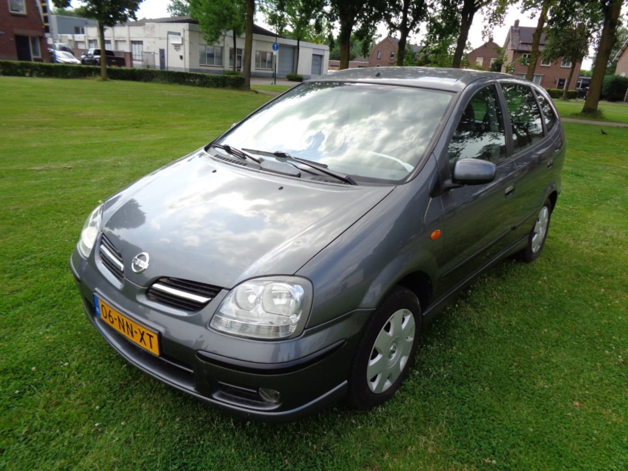 Nissan Almera Tino - 22-3-2025  a p k - AutoWereld.nl