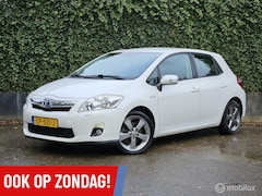 Toyota Auris - 1.8 Full Hybrid Dynamic | November Deals