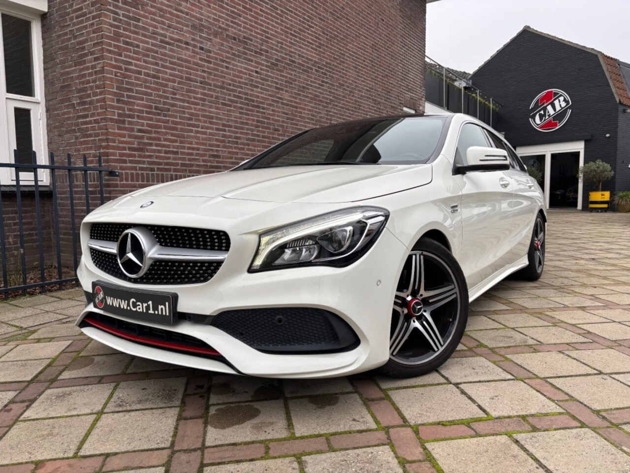 Mercedes-Benz CLA-klasse Shooting Brake - 250 Shooting Brake 4MATIC AMG KEYLESS NAVI CAMERA PANO - AutoWereld.nl