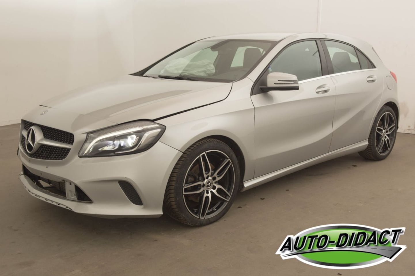 Mercedes-Benz A-klasse - A180D Carpass Half leer - AutoWereld.nl