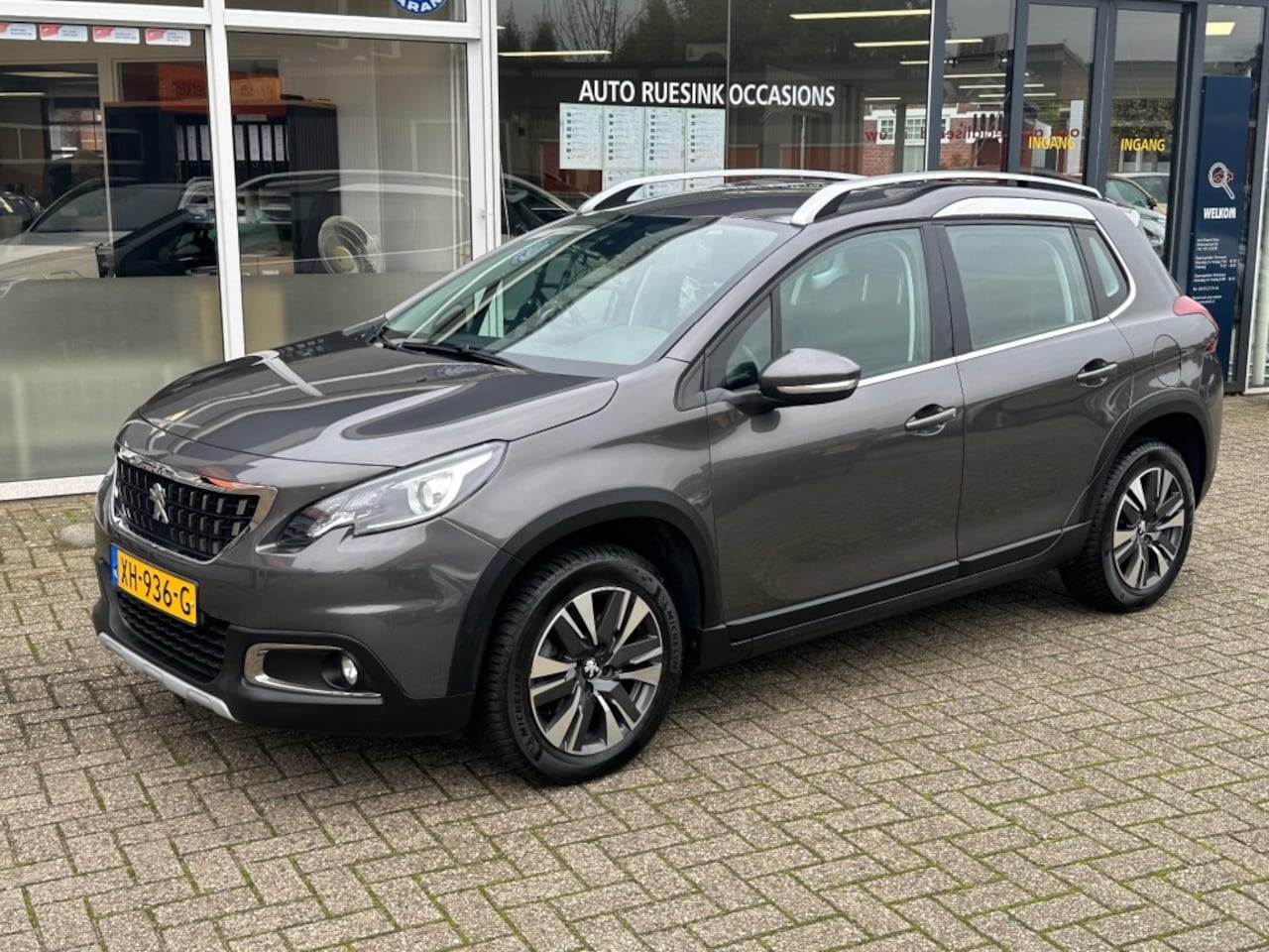 Peugeot 2008 - 1.2 PURETECH ALLURE    AUTOMAAT - AutoWereld.nl