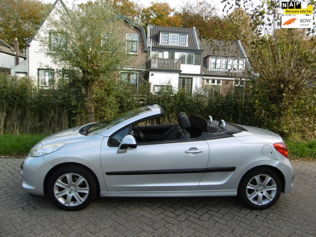 Peugeot 207 CC - 1.6 VTi 120pk Leder Clima 150.000km NAP Historie - AutoWereld.nl