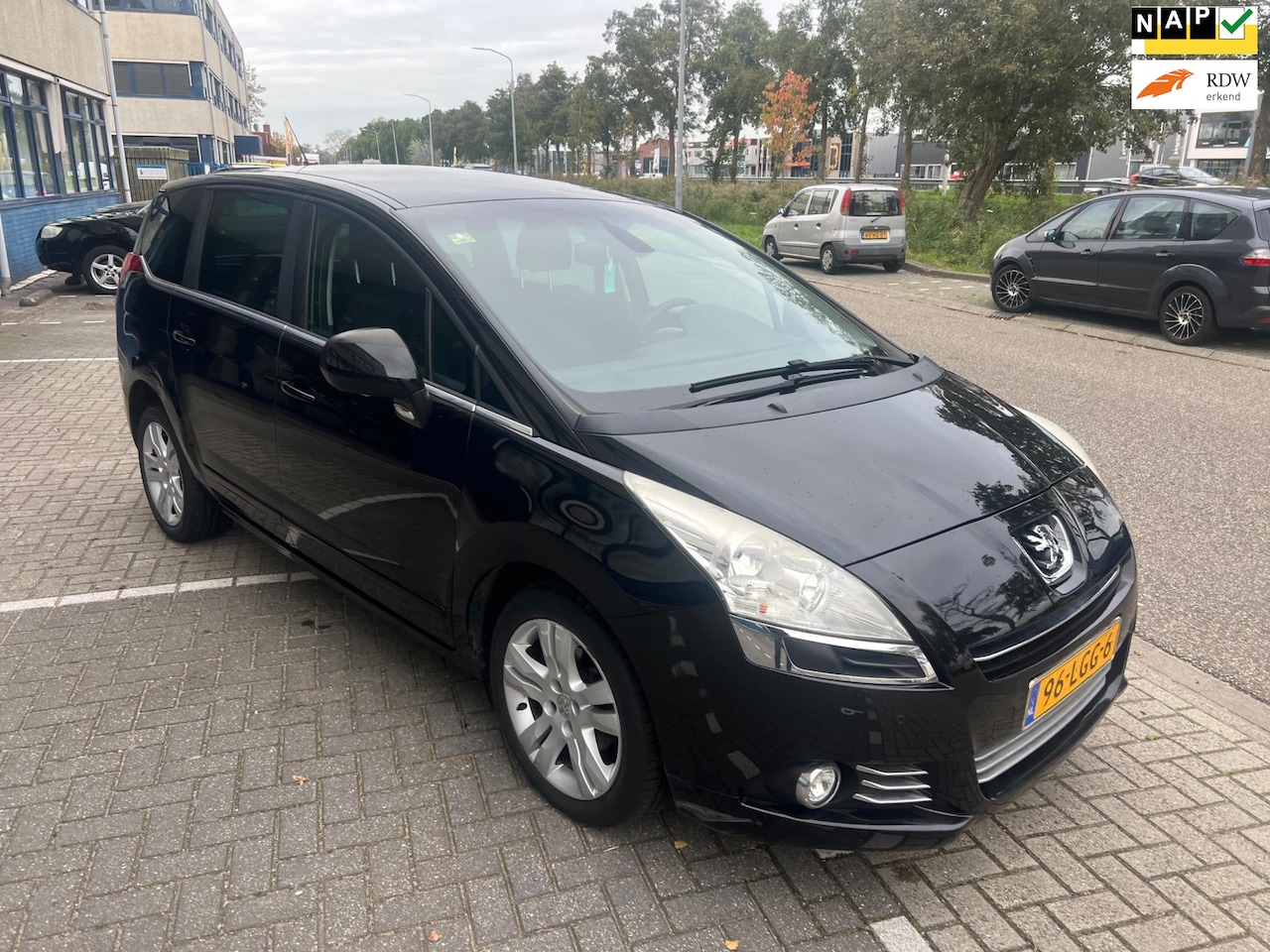 Peugeot 5008 - 1.6 VTi ST 7/ persoons uitvoering. - AutoWereld.nl