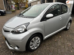 Toyota Aygo - 1.0 VVT-i Comfort AIRCO LED 82028 KM O.H BOEKJES LUXE UITVOERING NETTE STAAT