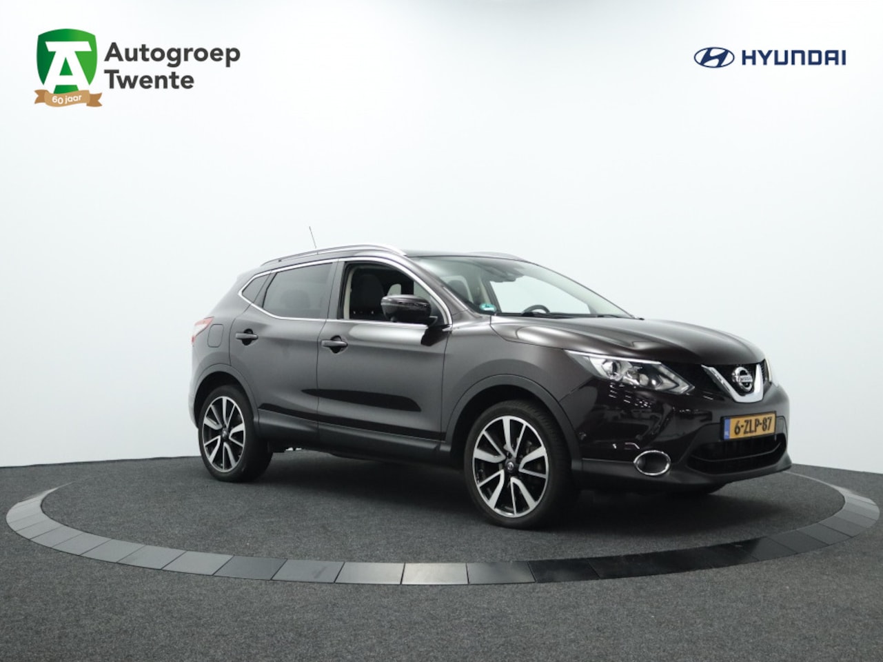 Nissan Qashqai - 1.2 Tekna | Afneembare trekhaak | Panoramadak | Stoelverwarming - AutoWereld.nl